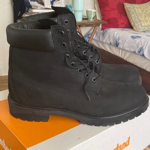 Timberland Premium Black Leather Boots 6inch - Picture 2 of 5